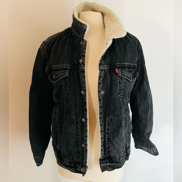 Men’s Levi’s Sherpa Black Denim Trucker Jacket size M - Picture 2 of 5